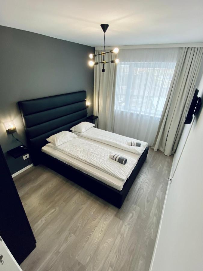 HappyHome Central Deluxe Apartments Oradea Extérieur photo