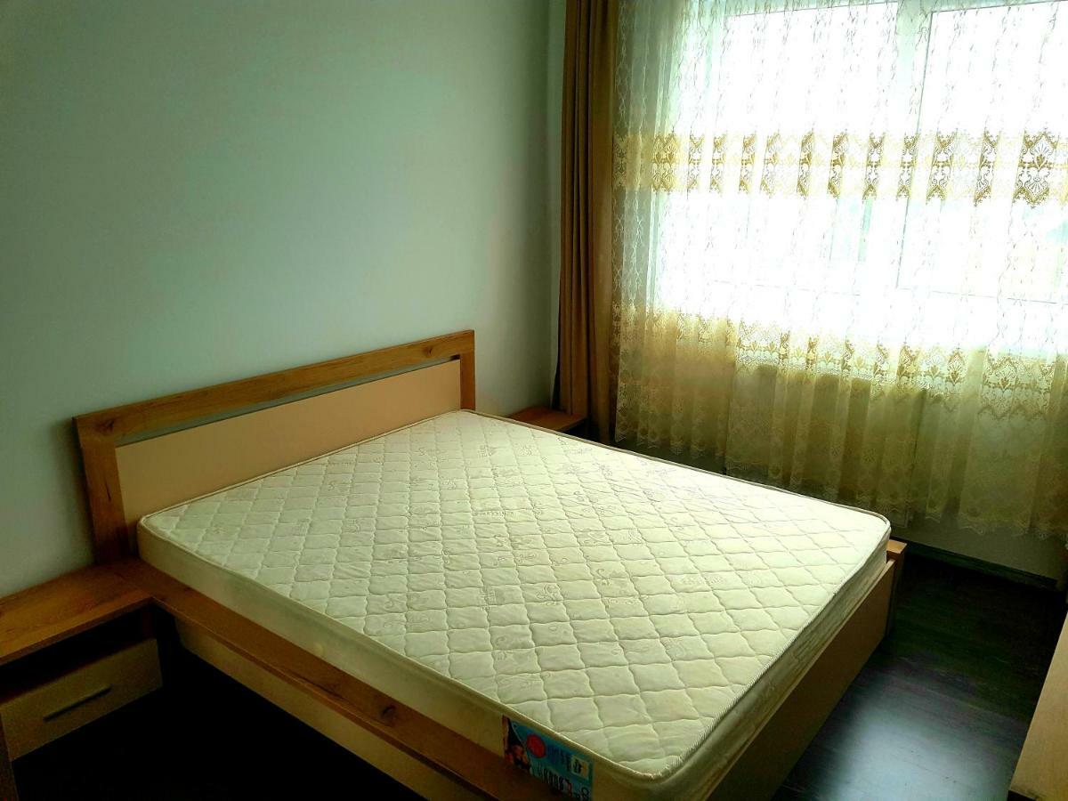 HappyHome Central Deluxe Apartments Oradea Extérieur photo
