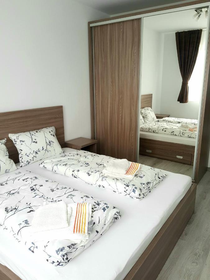 HappyHome Central Deluxe Apartments Oradea Extérieur photo