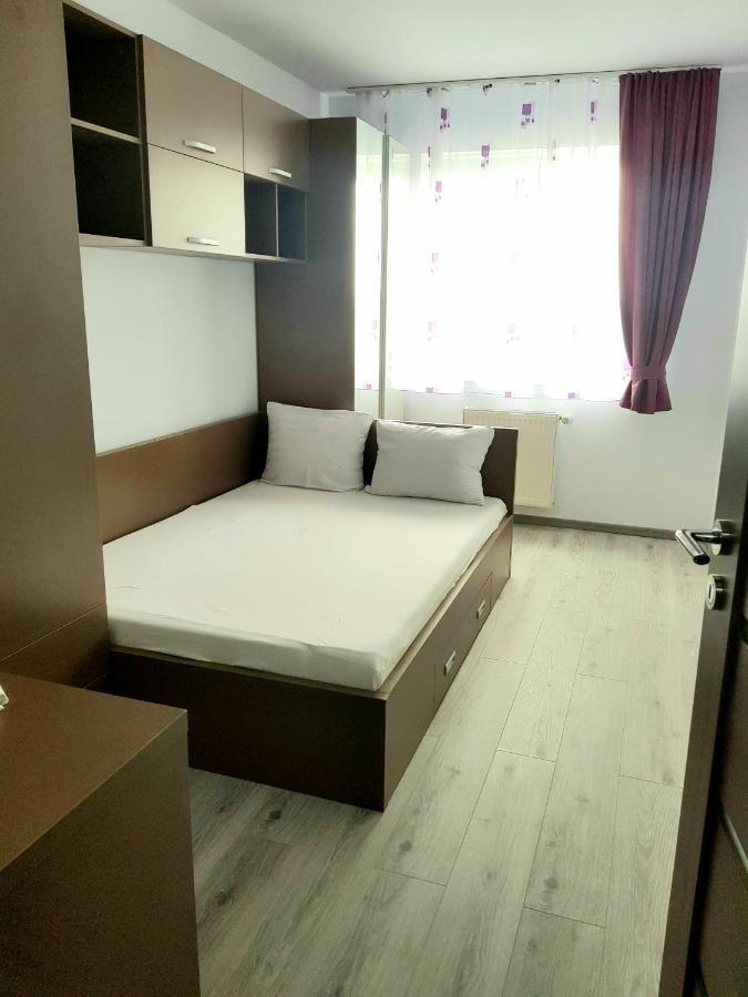 HappyHome Central Deluxe Apartments Oradea Extérieur photo
